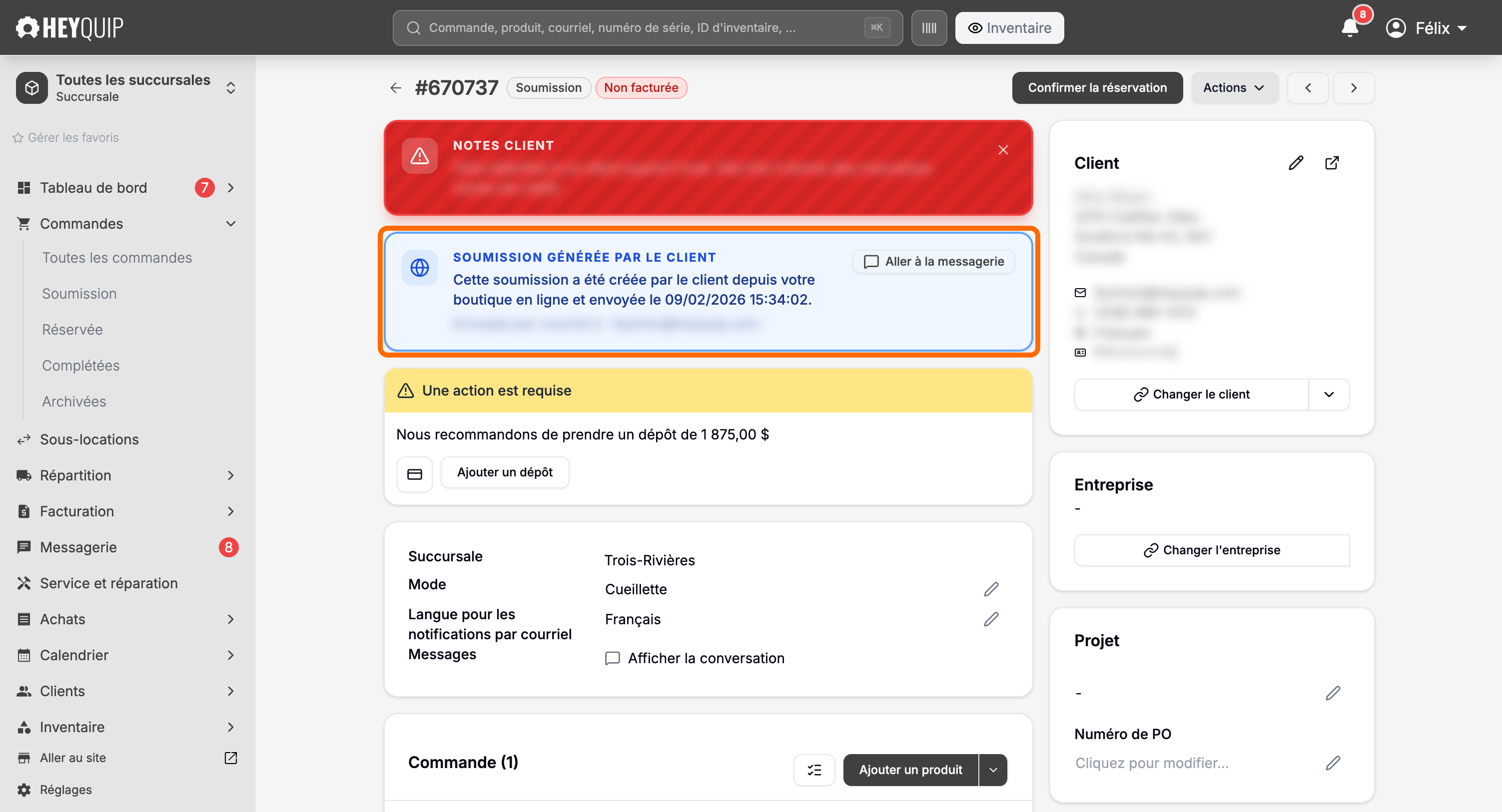 Le bandeau bleu d'une soumission en ligne, bâtie par le client
