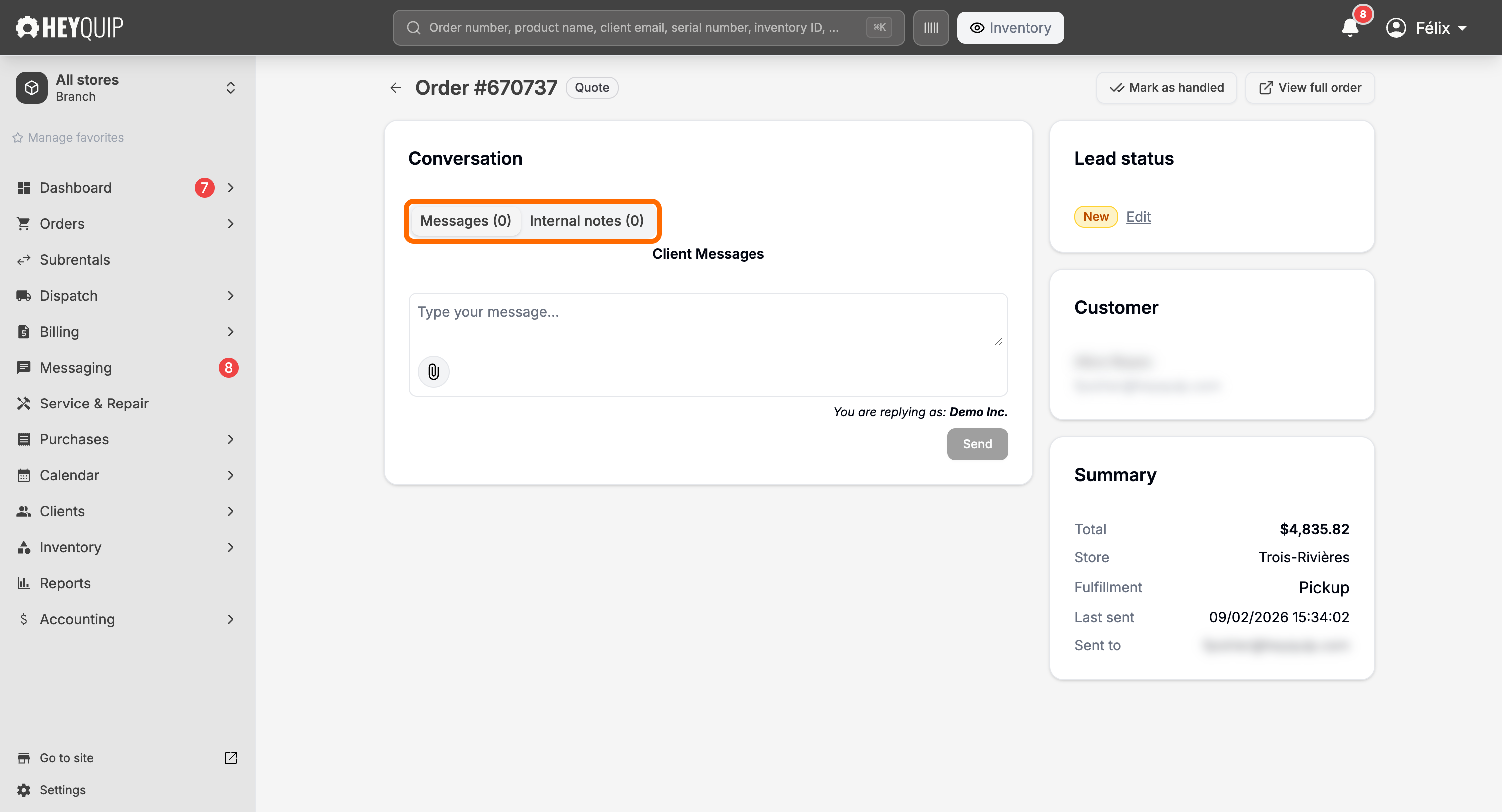The Messages and Internal notes tabs on a conversation